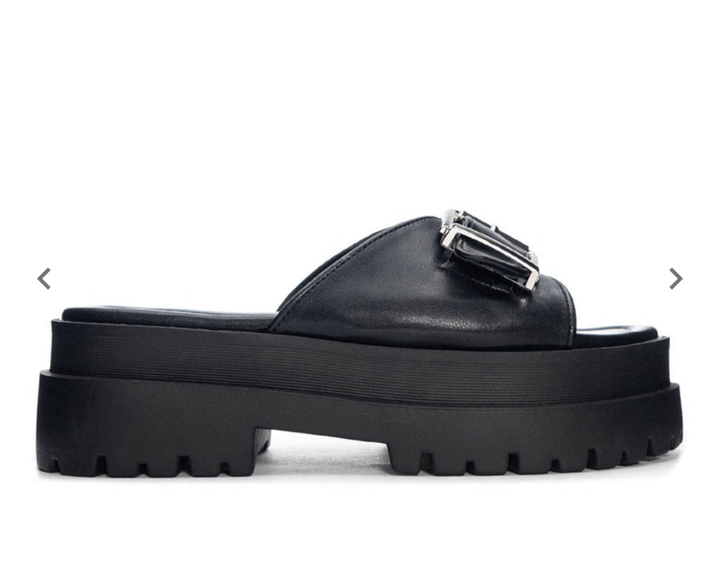 Chunky Black Sandal