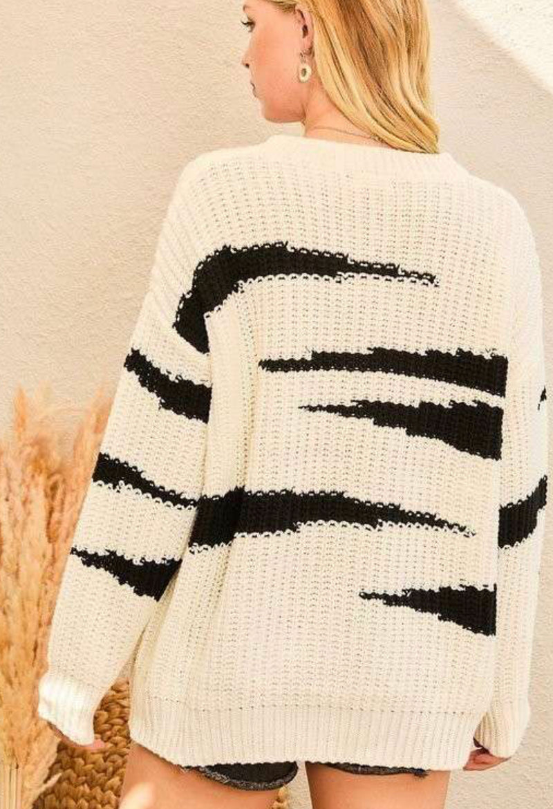 Oversize Wht/Blk Print Sweater