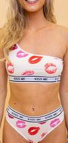 Kiss Kiss One Shoulder