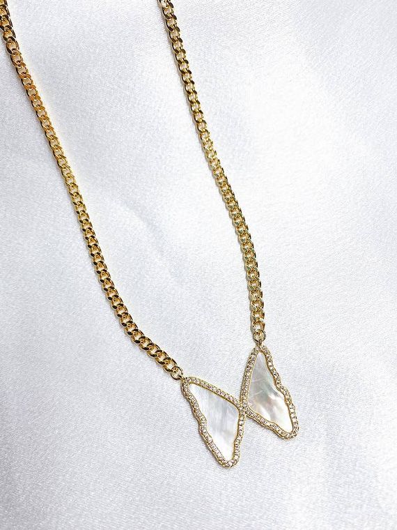 Cuban Chain Pearl Butterfly Necklace