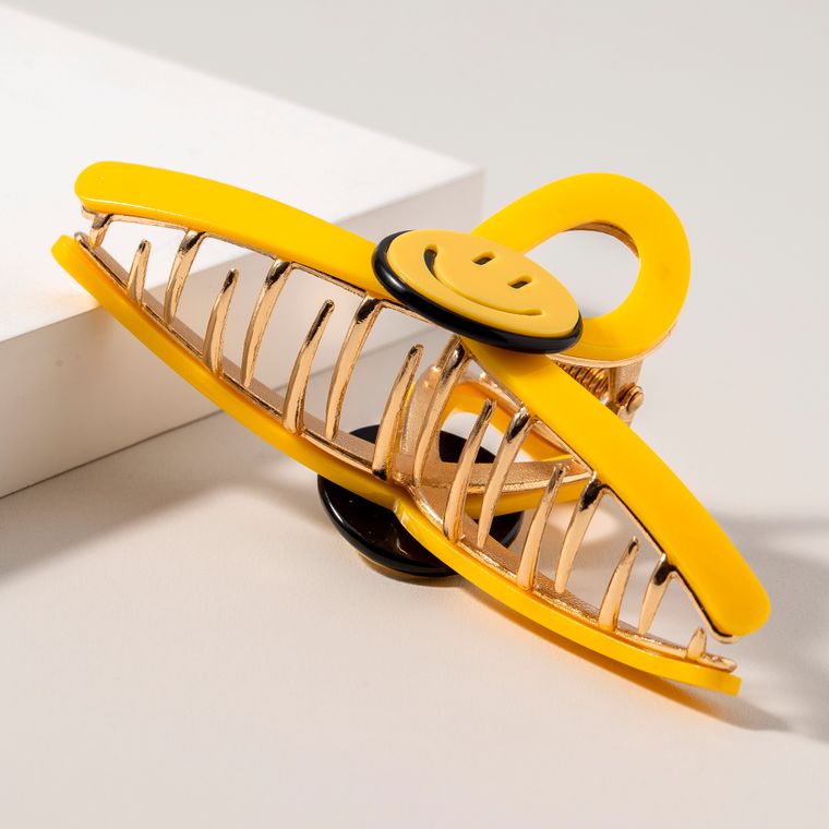 Smile Hair Claw Assorted Colors